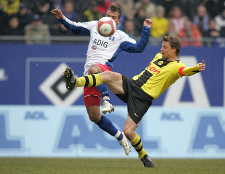 足球场上更 足球场上更